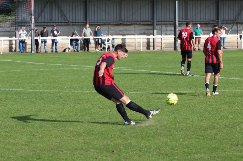 Men's 1st Team vs Brockenhurst 10