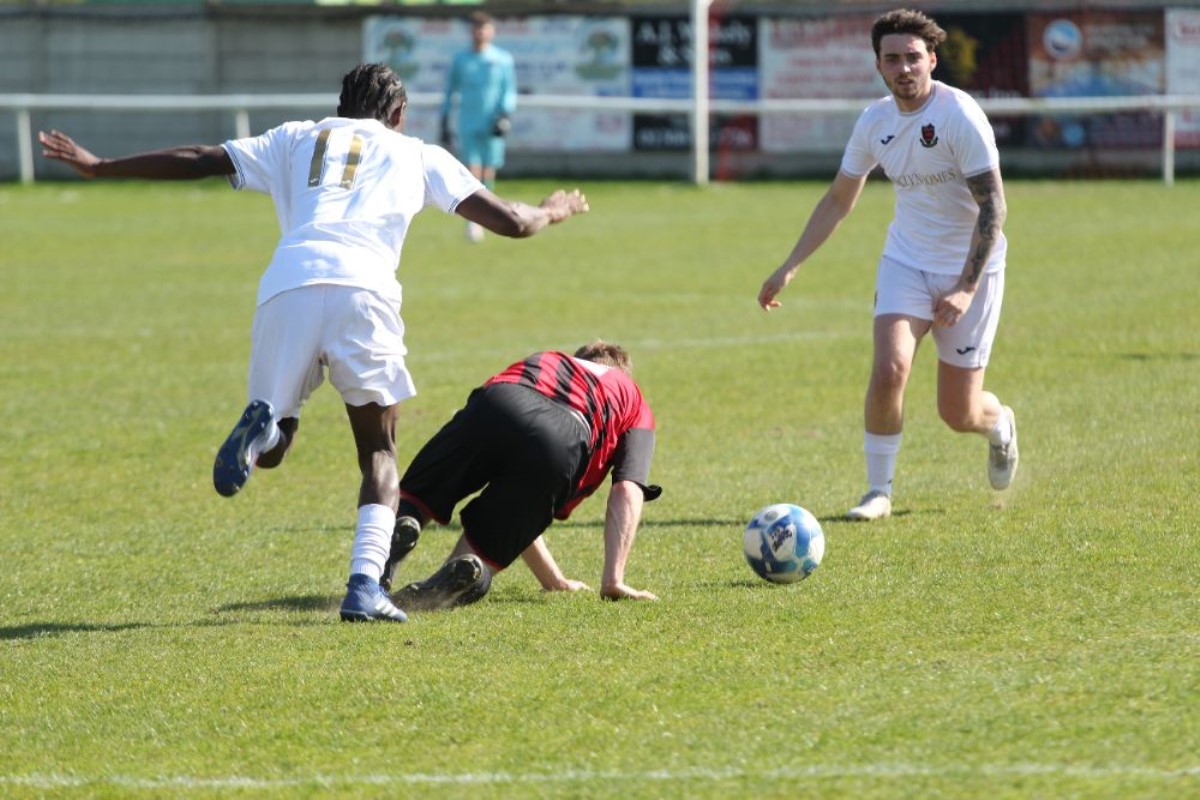 Bridport vs Holt United FC 14