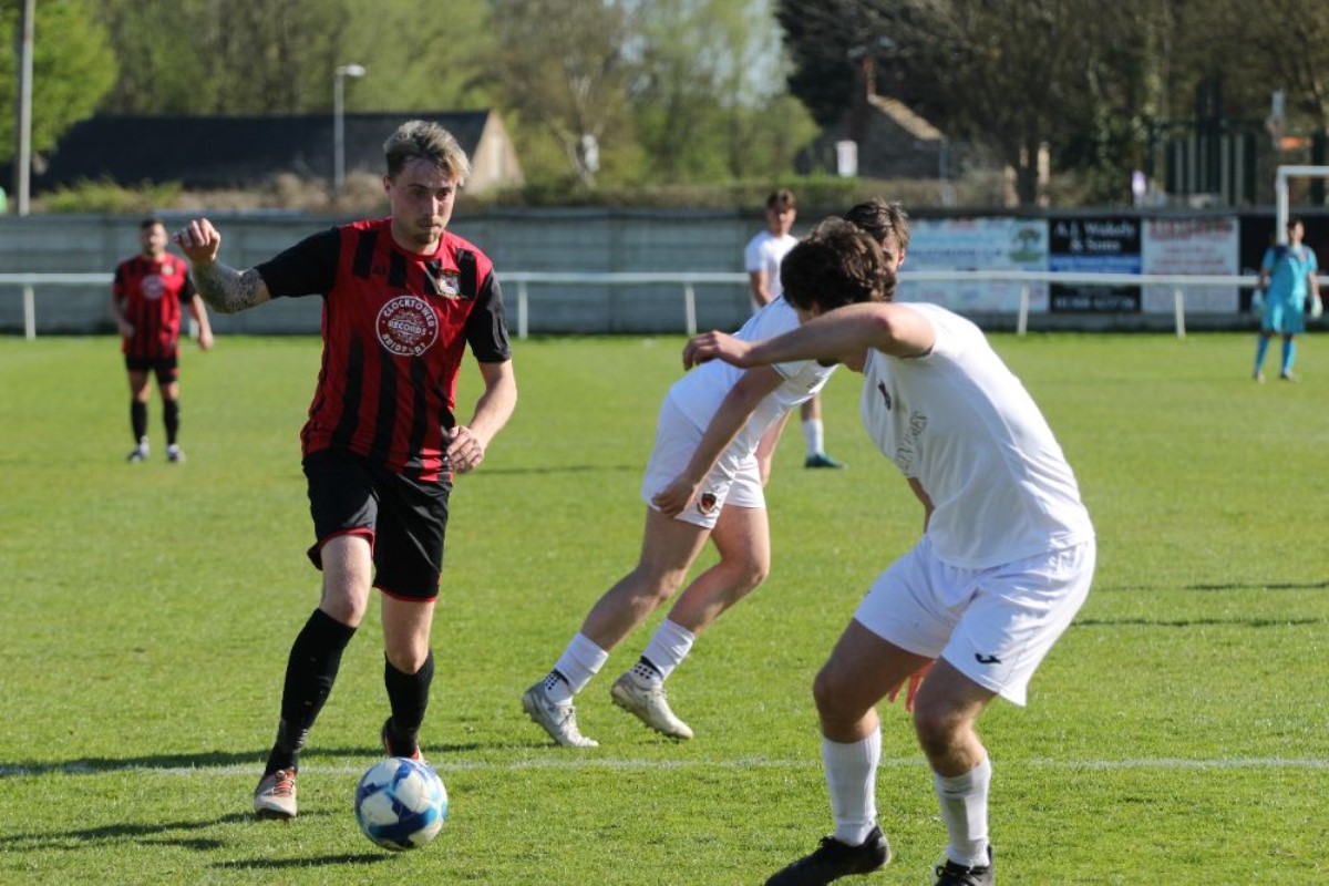 Bridport vs Holt United FC 5