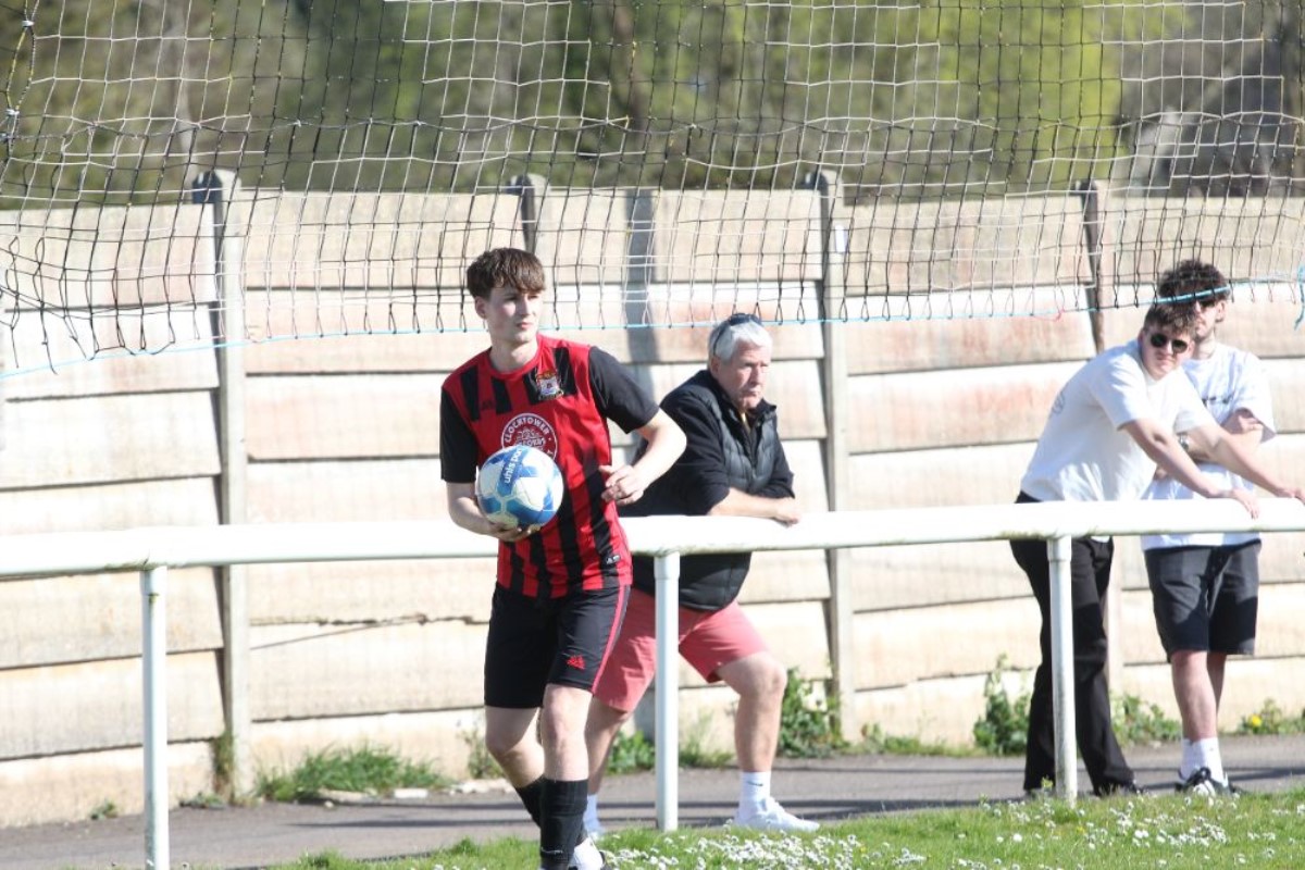 Bridport vs Holt United FC 9