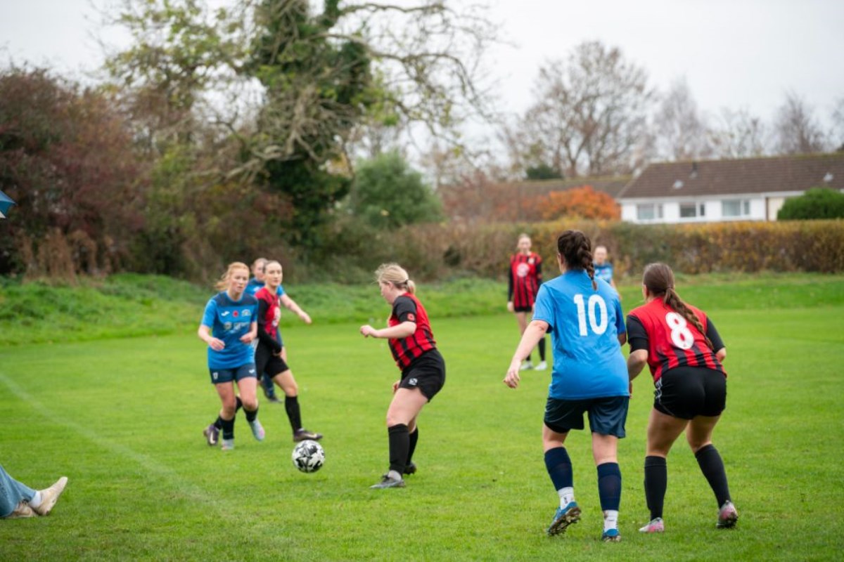 Womens vs Pen Mill Ladies First 10