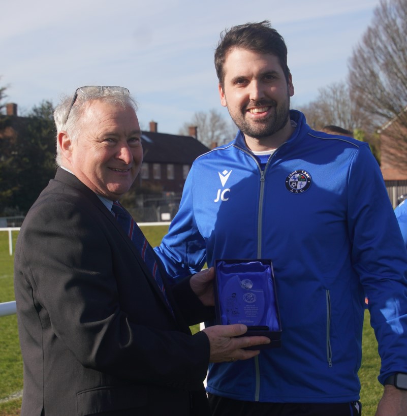 Long Lane JFC, Men's First Team Scoops Manager Of The Month Award