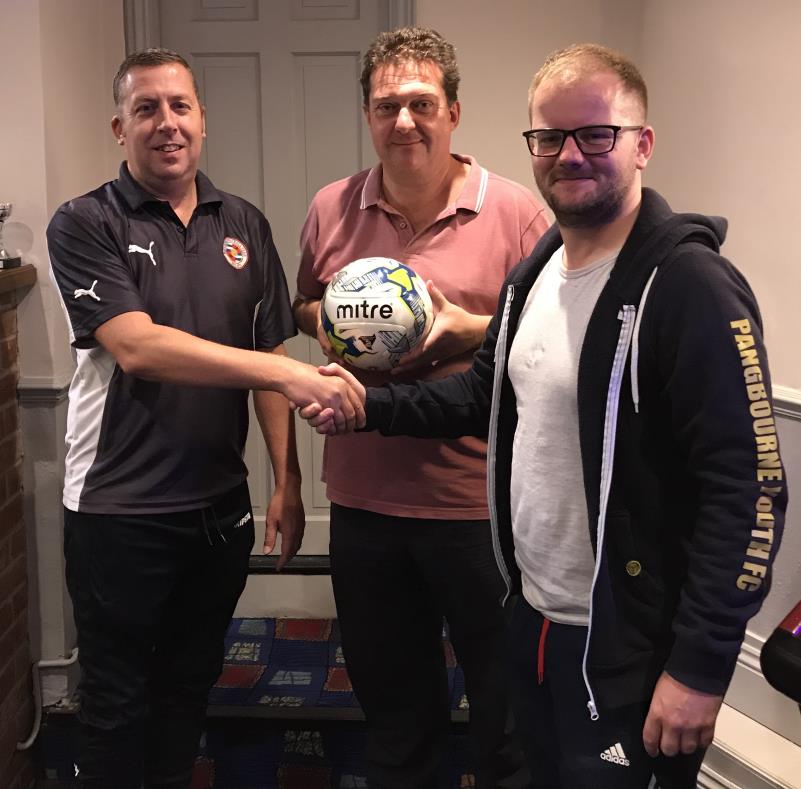 Pangbourne Youth FC, PYFC Supports New Pangbourne Saturday Mens Team